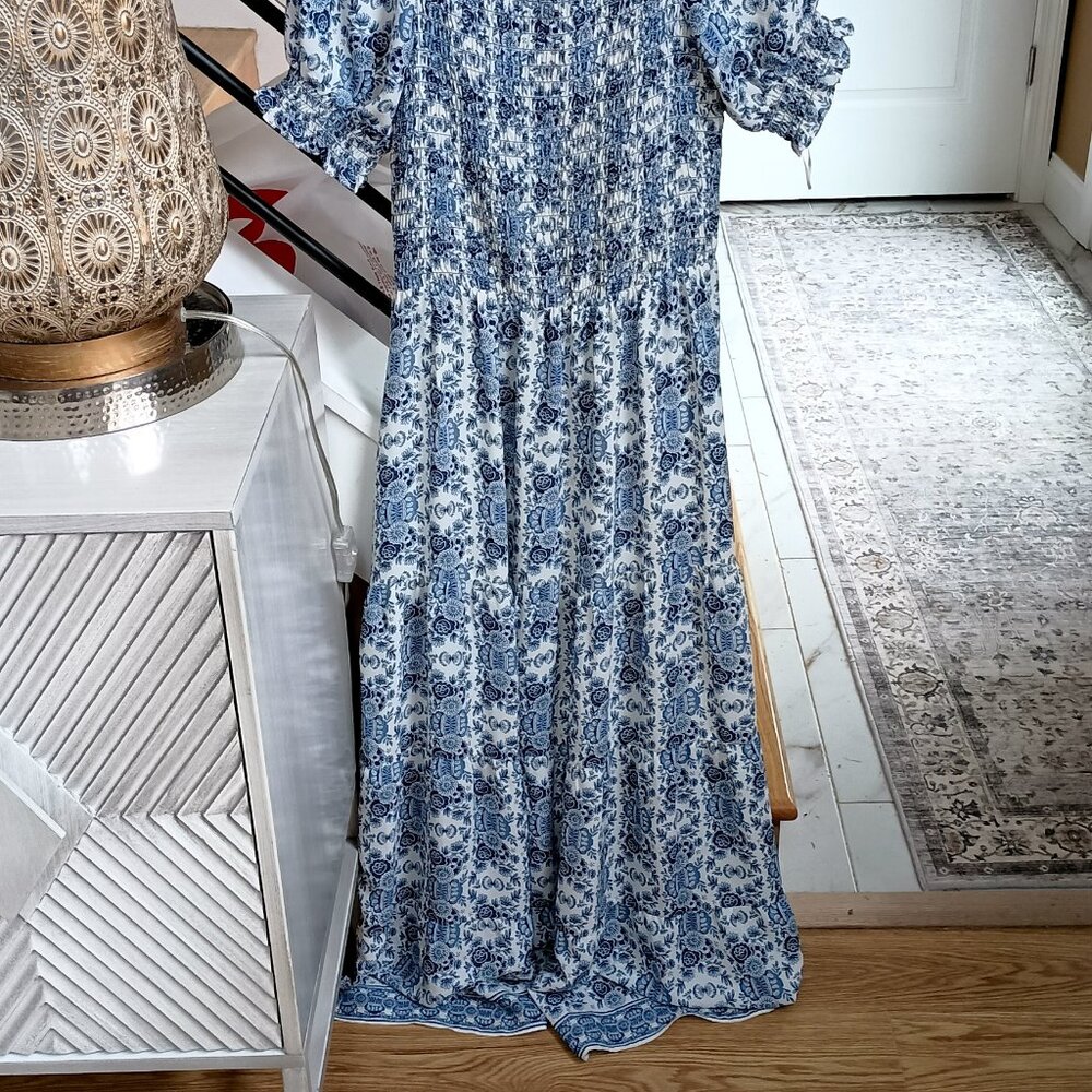 NWOT! BLUE & WHITE FLORAL Smocked MAXI DRESS - Picture 6 of 6